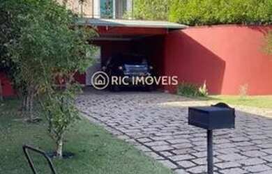 Imagem: A casa em condomínio possui 4 Dormitórios, 4 Banheiros, 4