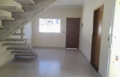 Imagem: A casa possui 2 Dormitórios, 2 Banheiros, 1 Vaga na garagem