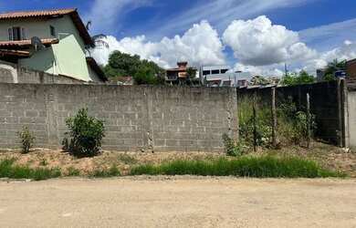 Imagem: O terreno possui 360m² de Área e está localizado em Ilha