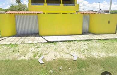 Imagem: A casa possui 5 Dormitórios, 3 Banheiros, 4 Vagas na garagem