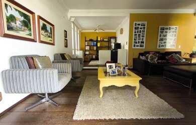 Imagem 2: Casa ampla com 4 dormitórios para locação na Trindade - Ideal para...