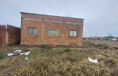 Imagem: A casa possui 2 Dormitórios, 1 Banheiro, 275m² de Área e