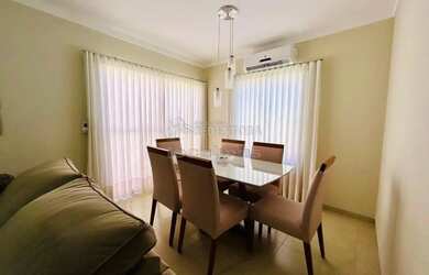 Imagem: A casa em condomínio possui 3 Dormitórios, 3 Banheiros, 2