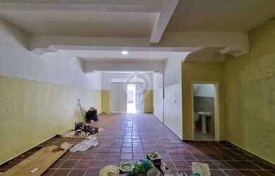 Imagem: O depósito possui 77m² de Área e está localizado em Centro