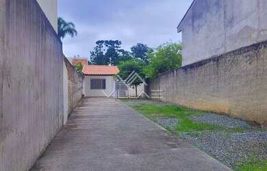 Imagem 2: Casa com 02 dormitórios e quintal amplo