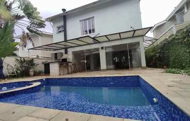 Imagem: A casa em condomínio possui 4 Dormitórios, 5 Banheiros, 4