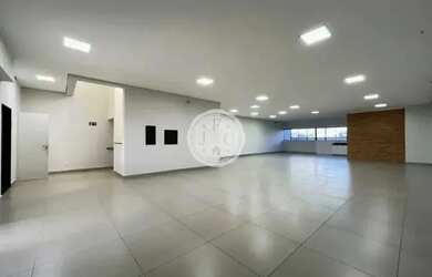 Imagem: O depósito possui 5 Vagas na garagem, 660m² de Área e está