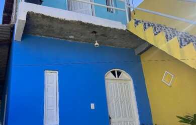 Imagem: A casa possui 2 Dormitórios, 2 Banheiros, 1 Vaga na garagem