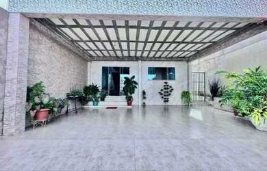 Imagem: A casa em condomínio possui 4 Dormitórios, 3 Banheiros, 2