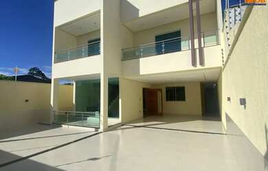 Imagem: A casa possui 4 Dormitórios, 5 Banheiros, 5 Vagas na garagem