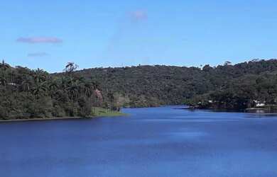 Imagem: O terreno possui 1.000m² de Área e está localizado em Acuruí