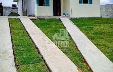 Imagem: A casa possui 2 Dormitórios, 1 Banheiro, 2 Vagas na garagem