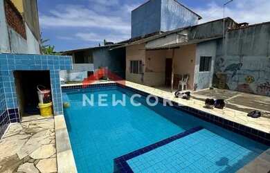 Imagem: A casa possui 2 Dormitórios, 1 Banheiro, 5 Vagas na garagem