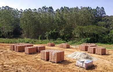 Imagem: O terreno possui 500m² de Área e está localizado em Centro