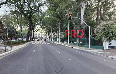 Imagem 4: Em frente ao Parque ibirapuera, 403m de terreno, 15 de frente