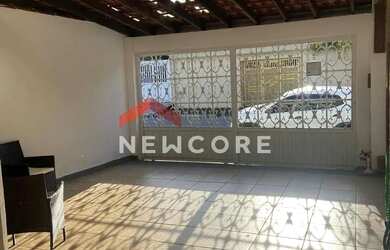 Imagem: A casa possui 3 Dormitórios, 3 Banheiros, 2 Vagas na garagem