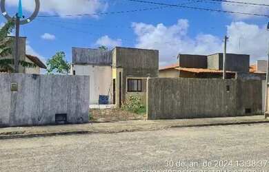 Imagem: A casa possui 2 Dormitórios, 1 Banheiro e 200m² de Área e