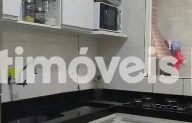 Imagem: A casa possui 2 Dormitórios, 1 Banheiro, 2 Vagas na garagem