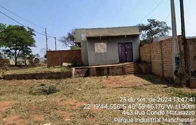 Imagem: A casa possui 2 Dormitórios, 1 Banheiro, 157m² de Área e