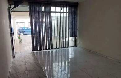 Imagem: A casa possui 3 Dormitórios, 5 Banheiros, 5 Vagas na garagem