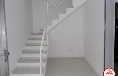 Imagem: A casa possui 2 Dormitórios, 1 Vaga na garagem, 60m² de Área