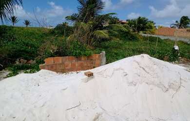 Imagem: O terreno possui 800m² de Área e está localizado em Doron