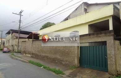 Imagem: A casa possui 3 Dormitórios, 1 Banheiro, 1 Vaga na garagem