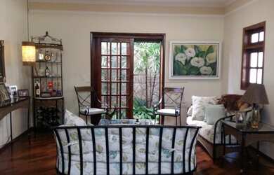 Imagem: A casa em condomínio possui 4 Dormitórios, 5 Banheiros, 4