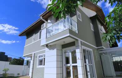 Imagem: A casa em condomínio possui 4 Dormitórios, 5 Banheiros, 5