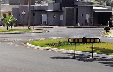 Imagem 2: Casa de condomínio para venda tem 130 metros quadrados com 3 quartos