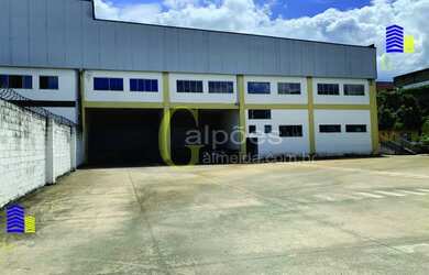 Imagem: O depósito possui 5 Vagas na garagem e 1800m² de Área e está