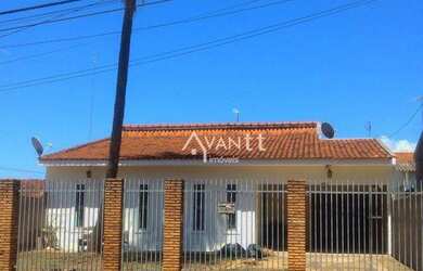 Imagem: A casa possui 3 Dormitórios, 3 Banheiros, 5 Vagas na garagem