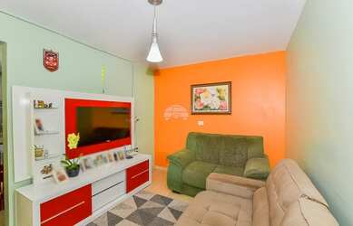 Imagem: A casa possui 3 Dormitórios, 1 Banheiro, 4 Vagas na garagem