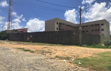 Imagem: O terreno possui 450m² de Área e está localizado em Nova