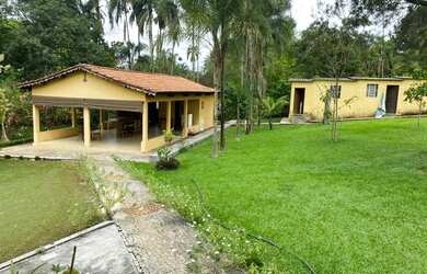 Imagem: A fazenda possui 500m² de Área e está localizado em Abadia