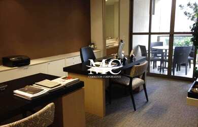 Imagem: O depósito possui 3 Vagas na garagem, 102m² de Área e está