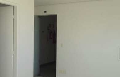 Imagem: O depósito possui 1 Vaga na garagem, 32m² de Área e está