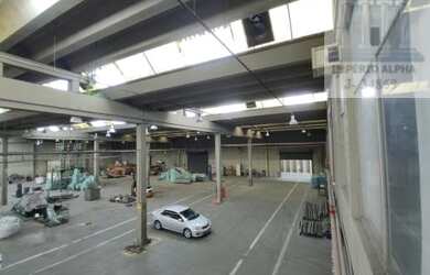 Imagem: O depósito possui 5 Vagas na garagem, 8.200m² de Área e