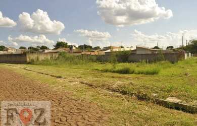 Imagem: O terreno possui 337m² de Área e está localizado em Três