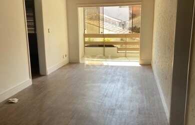 Imagem 2: Porto Alegre - Apartamento Padrão - Cristal