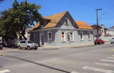 Imagem: O depósito possui 5 Vagas na garagem, 211m² de Área e está