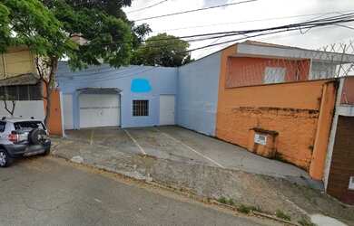 Imagem: O depósito possui 3 Vagas na garagem, 250m² de Área e está