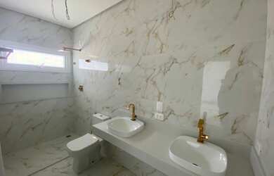 Imagem 15: Casa no Condomínio. Piscina, Varanda, 200m² de Áreae2 Vagas na garagem