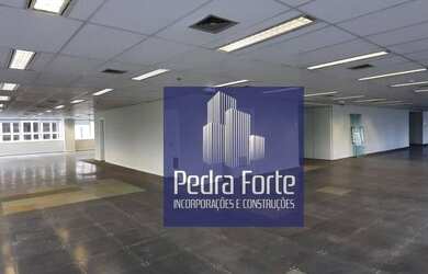 Imagem: O depósito possui 5 Vagas na garagem, 1.800m² de Área e