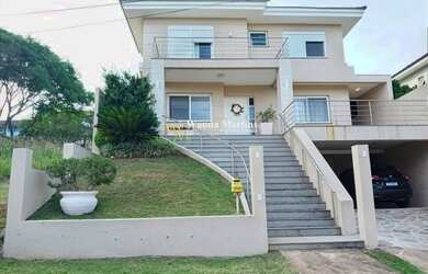 Imagem: A casa em condomínio possui 3 Dormitórios, 4 Banheiros, 2