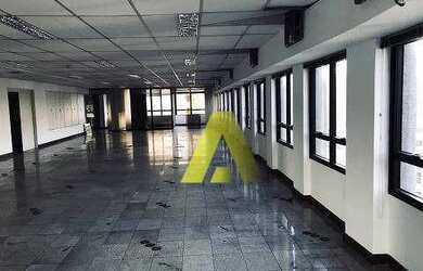 Imagem: O depósito possui 4 Vagas na garagem, 267m² de Área e está