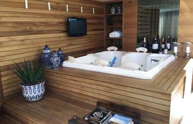 Imagem: O apartamento possui 3 Dormitórios, 5 Banheiros, 4 Vagas na