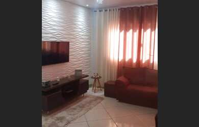 Imagem: A casa possui 2 Dormitórios, 2 Banheiros, 1 Vaga na garagem