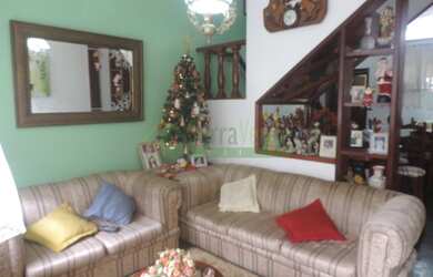 Imagem: A casa à venda possui 3 Dormitórios, 1 Banheiro, 1 Vaga na