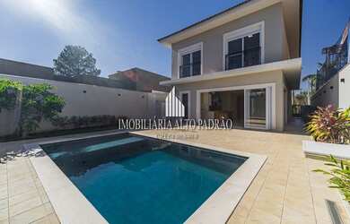 Imagem: A casa em condomínio possui 3 Dormitórios, 4 Banheiros, 4